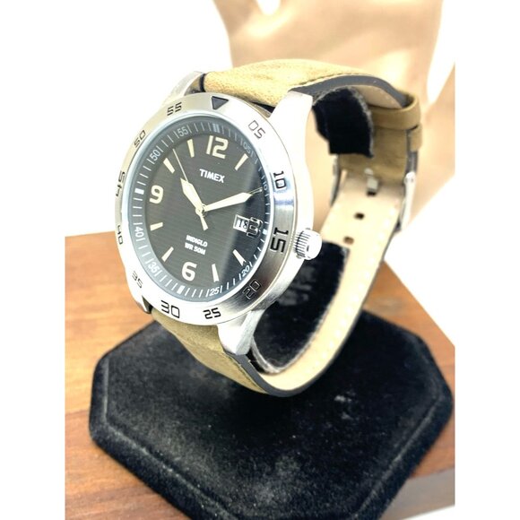 Timex Men's Watch T2N697 Quartz Indiglo Black Dial Leather Band 42mm - Picture 2 of 15